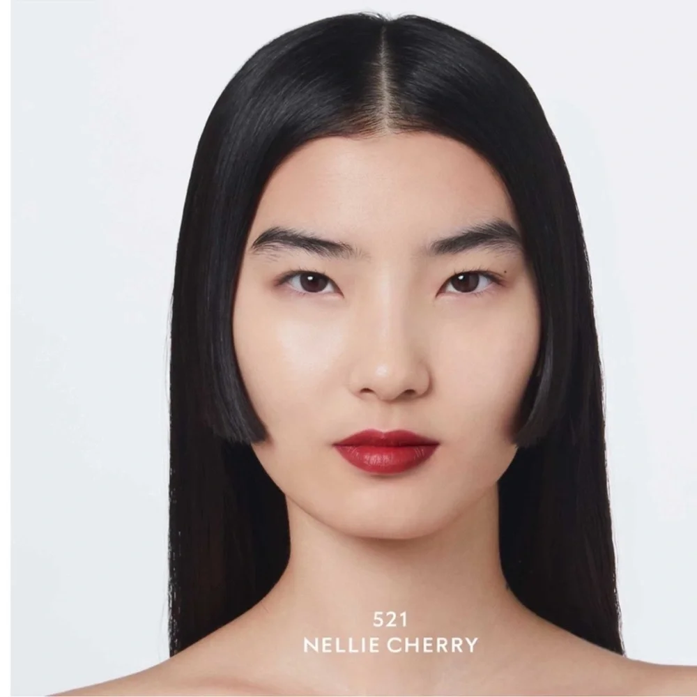 Gucci | Lipstick | Rouge A Levres Liquide Mat | Nellie Red - Picture 6 of 13